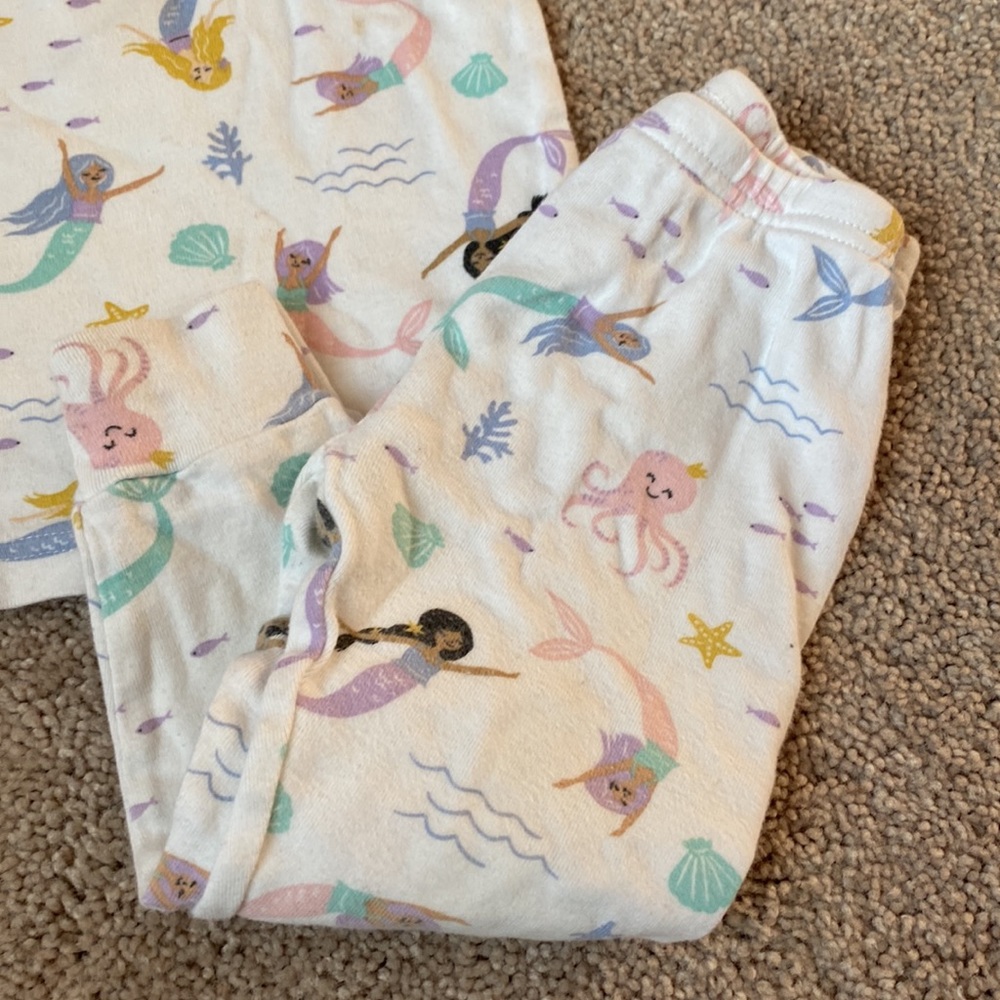 Carters girls pajama set size 24 months mermaids - Picture 2 of 4